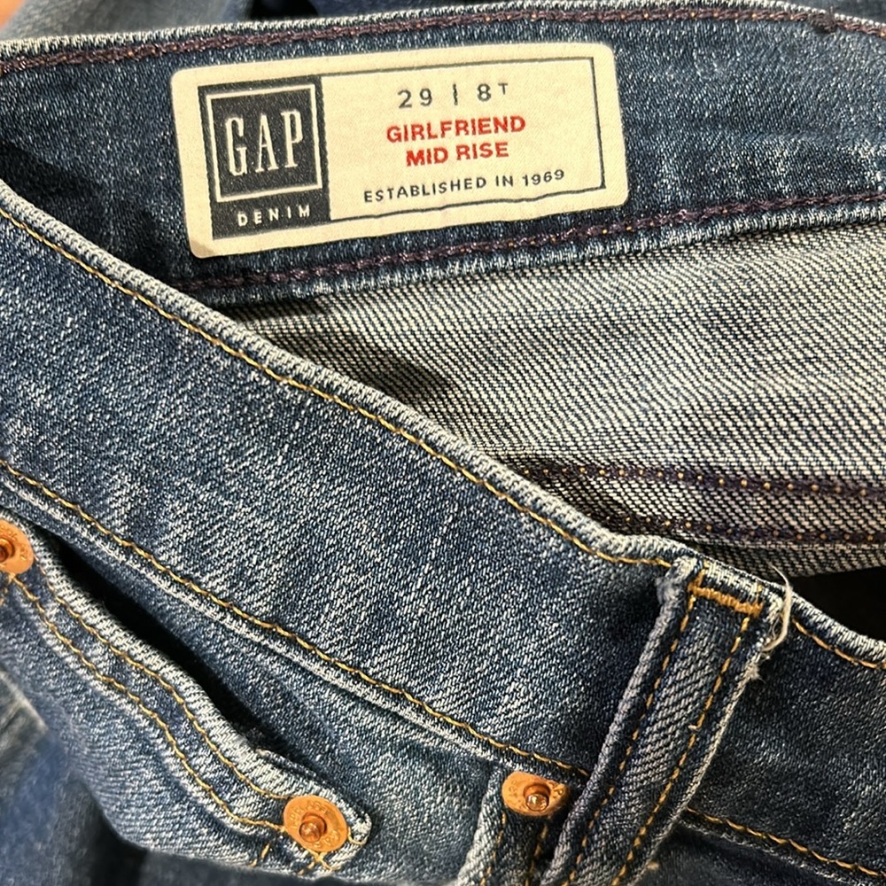 Gap Girlfriend Mid Rise Jeans - Picture 7 of 10
